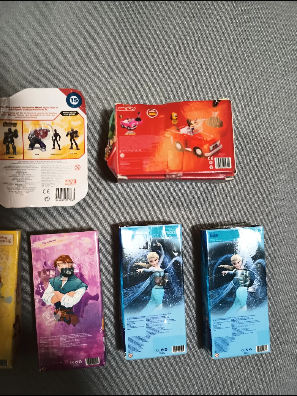 Zuru Mini Brands Disney Characters (8)